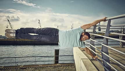 Hissen Sie beim Street-Workout die Human Flag! Hissen Sie beim Street-Workout die Human Flag!