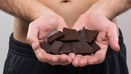 Die in Kakao enthaltenen Flavonoide in der Schoki fördern die Durchblutung und so die Leistung Ihres Gehirns.