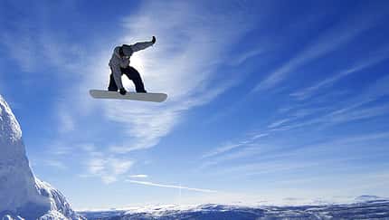 Mit dem Brett in den Schnee Mit dem Brett in den Schnee