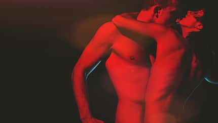 Sex mit dem Rotkäppchen? Kannst du haben, jeden Monat. Warum Sex während ihrer Tage so gut ist