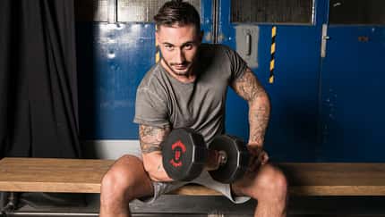 Flo gibt als gelernter Dipl. Sport- und Gesundheitstrainer auch beruflich sein Wissen an Sportler weiter