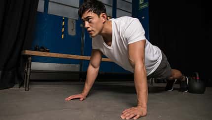 Fitness-Model und -Trainer Nam Vo verrät, wie er sein Gewicht von 62 auf 94 Kilo muskulös steigerte 