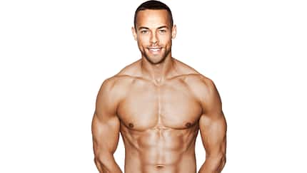 Eine breite Brust ist in diversen Situationen vorteilhaft. Das weiß Insta-Star und Men's-Health-Covermodel Andrej Mangold 