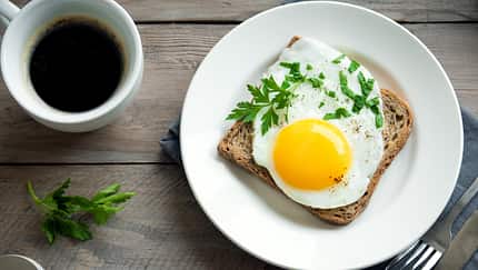 100 Gramm Eier liefern etwa 3 Mikrogramm Vitamin D