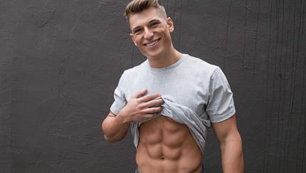 So rettest du dein Sixpack im Lockdown: Tipps von Insta-Star Alex Kukla