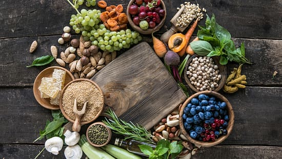 Große Sammlung der gesündesten Lebensmittel der Welt sehr reich an Antioxidantien, Anthocyanen, Ballaststoffen, Proteinen, Omega 3, Lycopin, Vitaminen, Mineralien