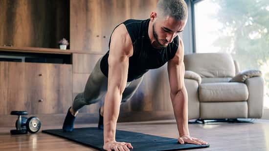 Motivation steigern: Warum Fitness-Routinen um die Feiertage so schwerfallen und wie du gegensteuerst