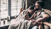 love,trust,romance,friendship,heterosexual couple,beauty,cozy,bo Während der Menstruation braucht Ihre Freundin viel Zuwendung