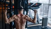 Egal ob Einsteiger oder erfahrener Gym-Gänger: Der Latzug bringt dich immer weiter