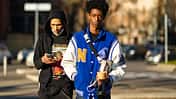 College-Jacke / Sommer 2024 / Titelbild von Getty (Edward Berthelot)