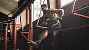 So schaffst du einen Muscle up