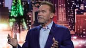Arnold Schwarzenegger spricht auf der Kamera auf der CES Trade Show