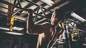 Chin-ups oder Pull-ups: Welcher Griff ist besser für dich?