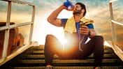 Wasser trinken allein verbrennt extra Kalorien – schon gewusst?