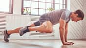 Fitness-Studio geschlossen? Mit etwas Fantasie wird jede Wohnung zum exklusiven Workout-Tempel, auch ohne Hanteln
