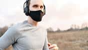 Joggen mit Nasen-Mund-Bedeckung An das Joggen mit Maske muss man sich erst gewöhnen
