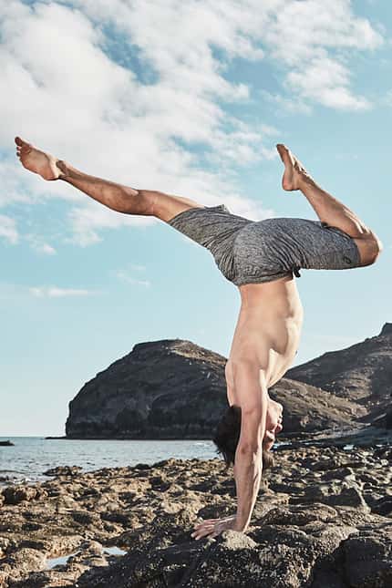 Den Handstand meistern in 6 Schritten Den Handstand meistern in 6 Schritten