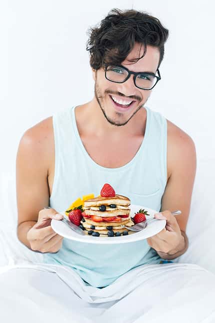 Mit frischem Obst schmecken Protein-Pancakes noch besser Mit frischem Obst schmecken Protein-Pancakes noch besser