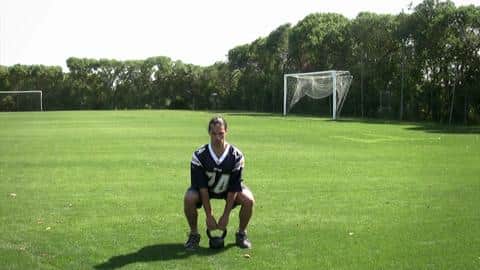 Spezial-Kreuzheben trainieren Beweglichkeit, Kraft und Ausdauer.